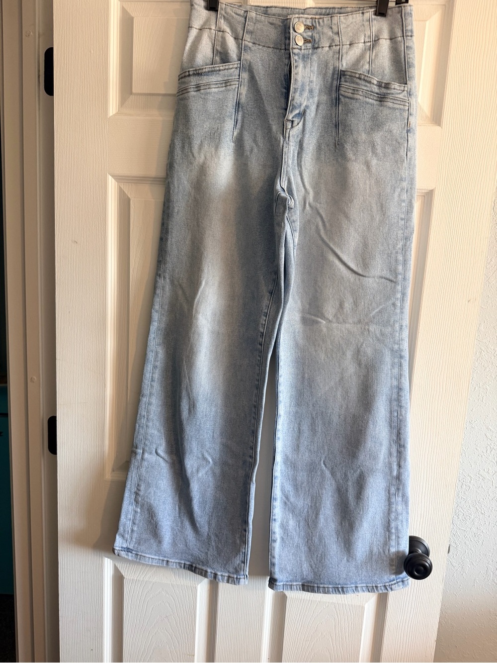 Subcategory prediction for women's jeans image